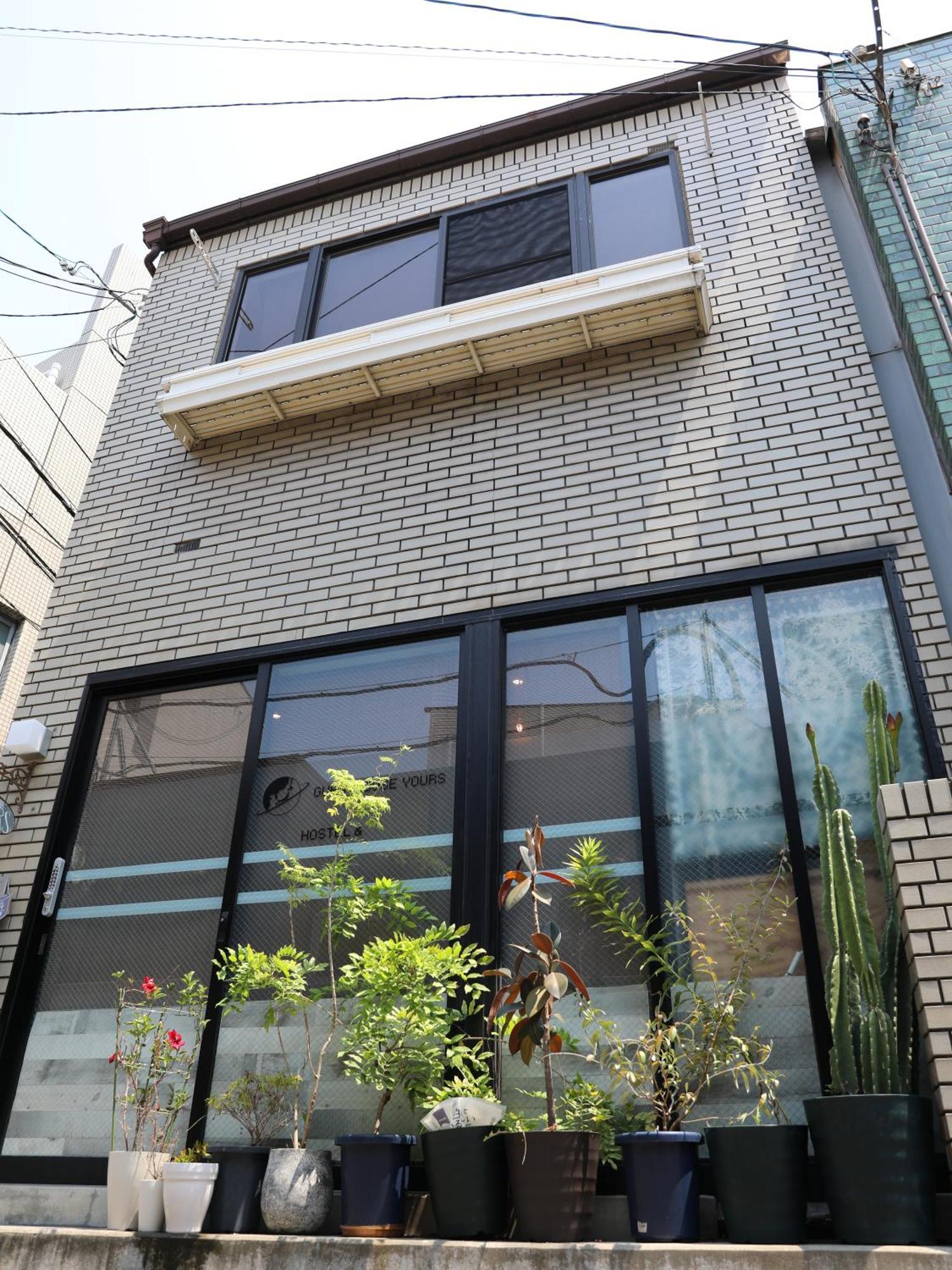 Guesthouse Yours Osaka Exteriör bild